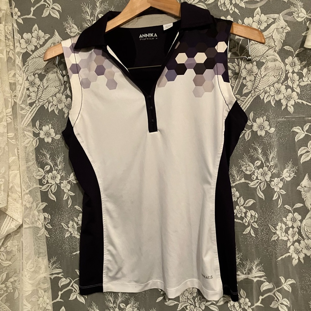 Annika Sleeveless Shirt
